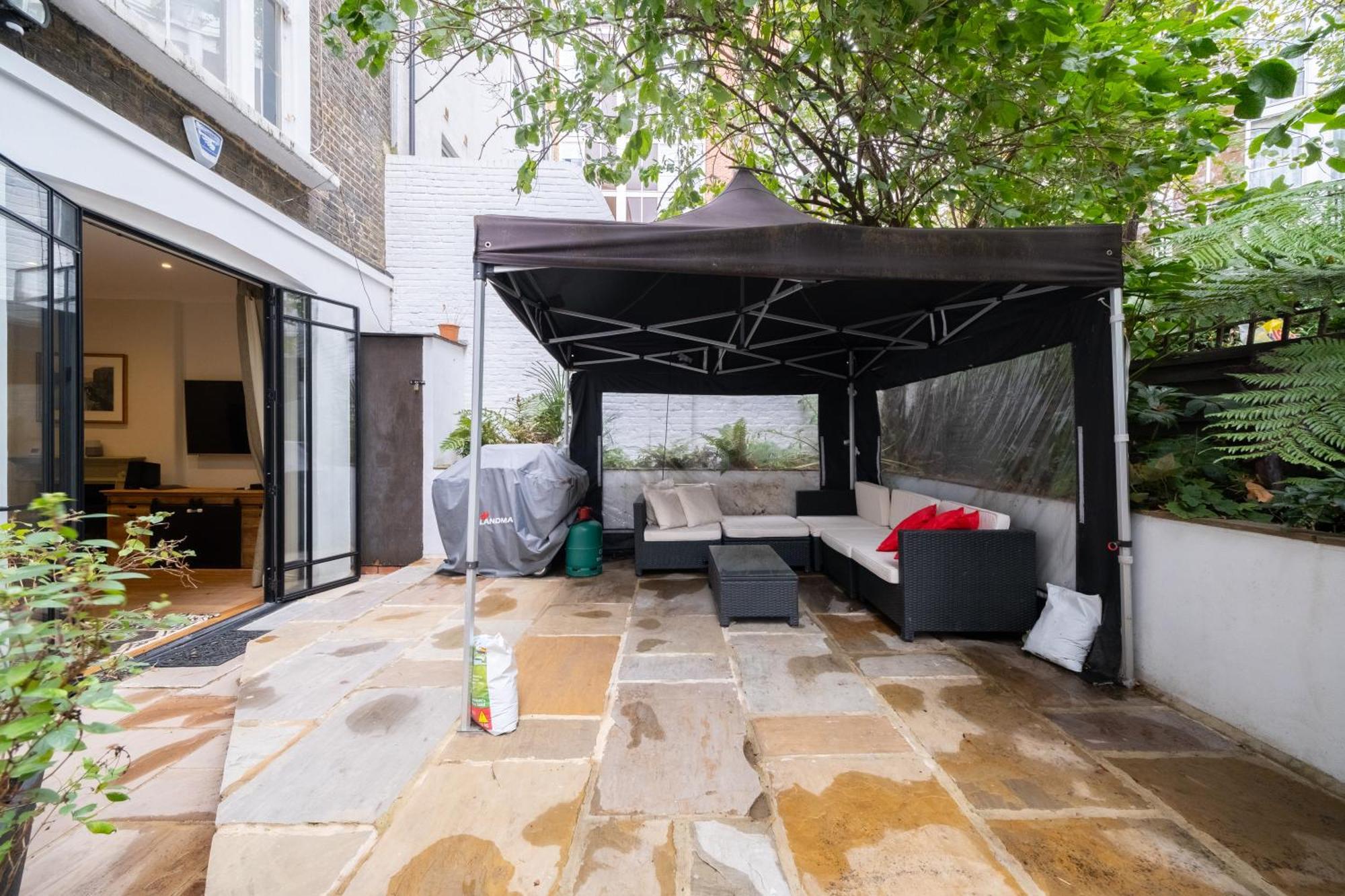Gorgeous 2bd Flat With Patio - South Kensington! Appartement Londen