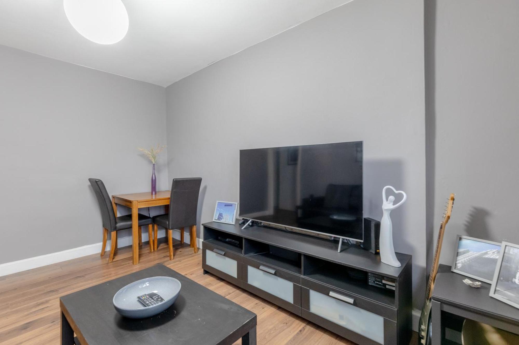 Spacious 1bd Flat - 4 Mins To Regent's Canal! * London