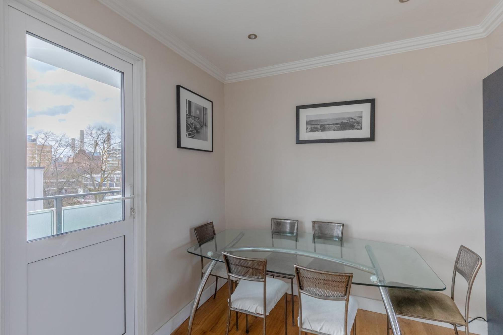 Apartment Superbly Located 2bd Flat Heart Of Pimlico! London
