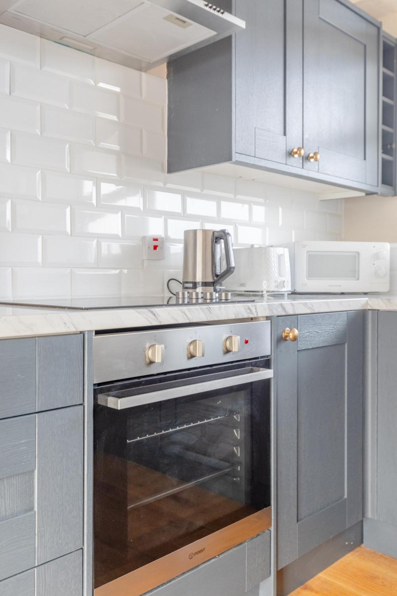 Apartment Superbly Located 2bd Flat Heart Of Pimlico! *