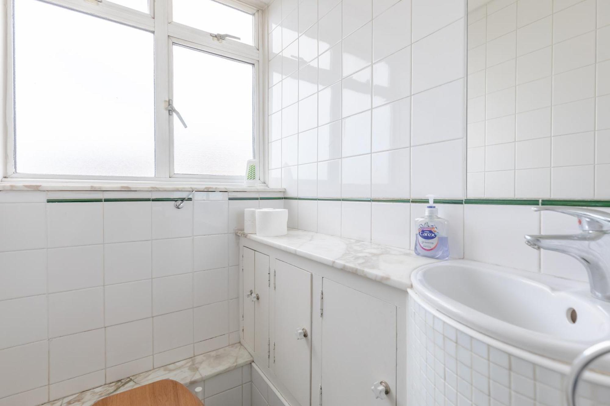 Apartment Superbly Located 2bd Flat Heart Of Pimlico! London