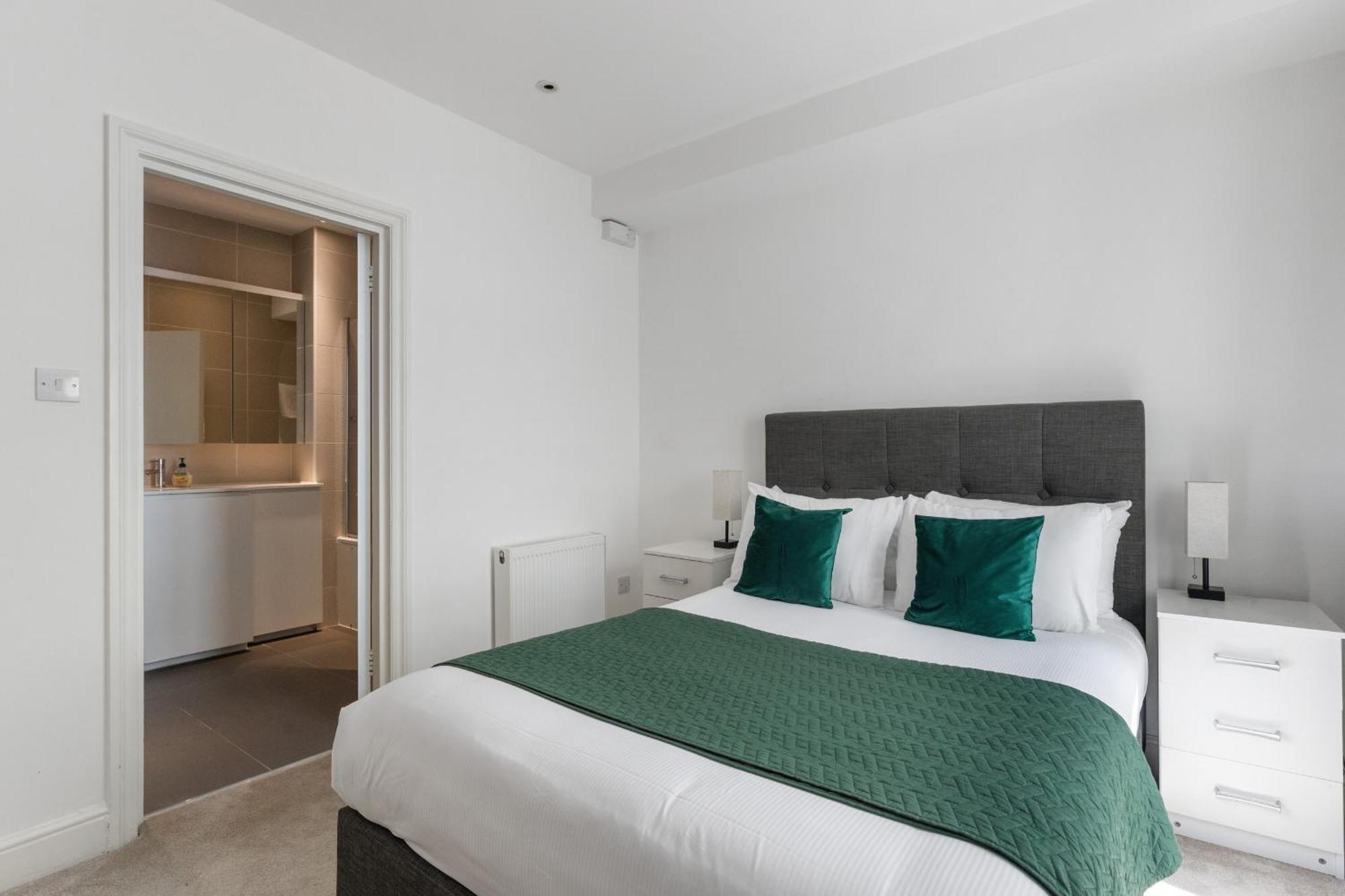The Knightsbridge Palace By La Reserve London