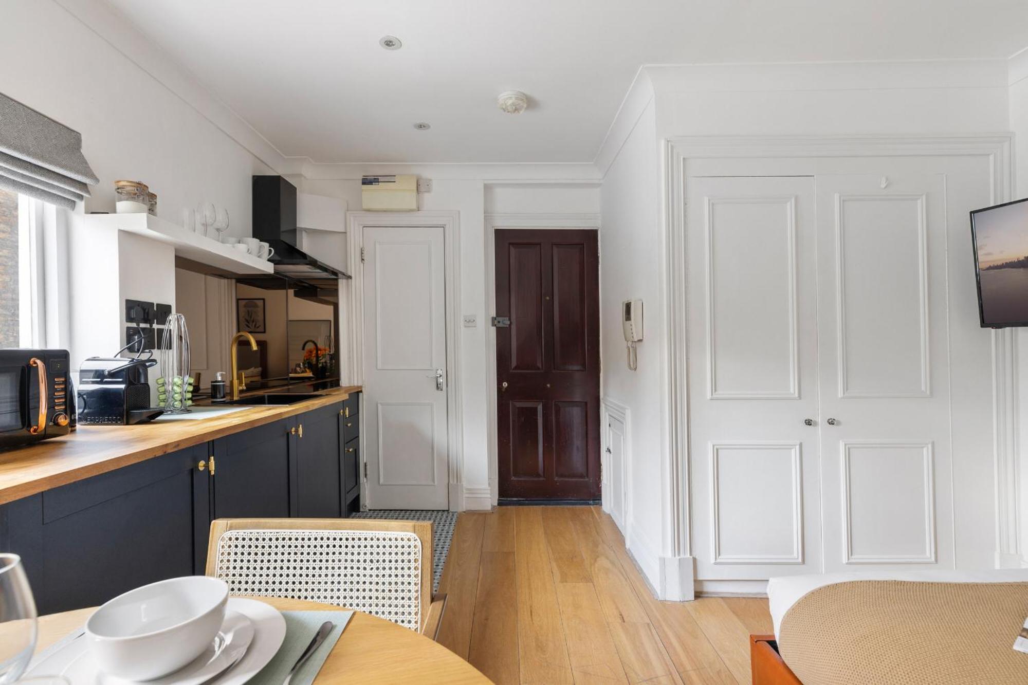 The Knightsbridge Palace By La Reserve * London