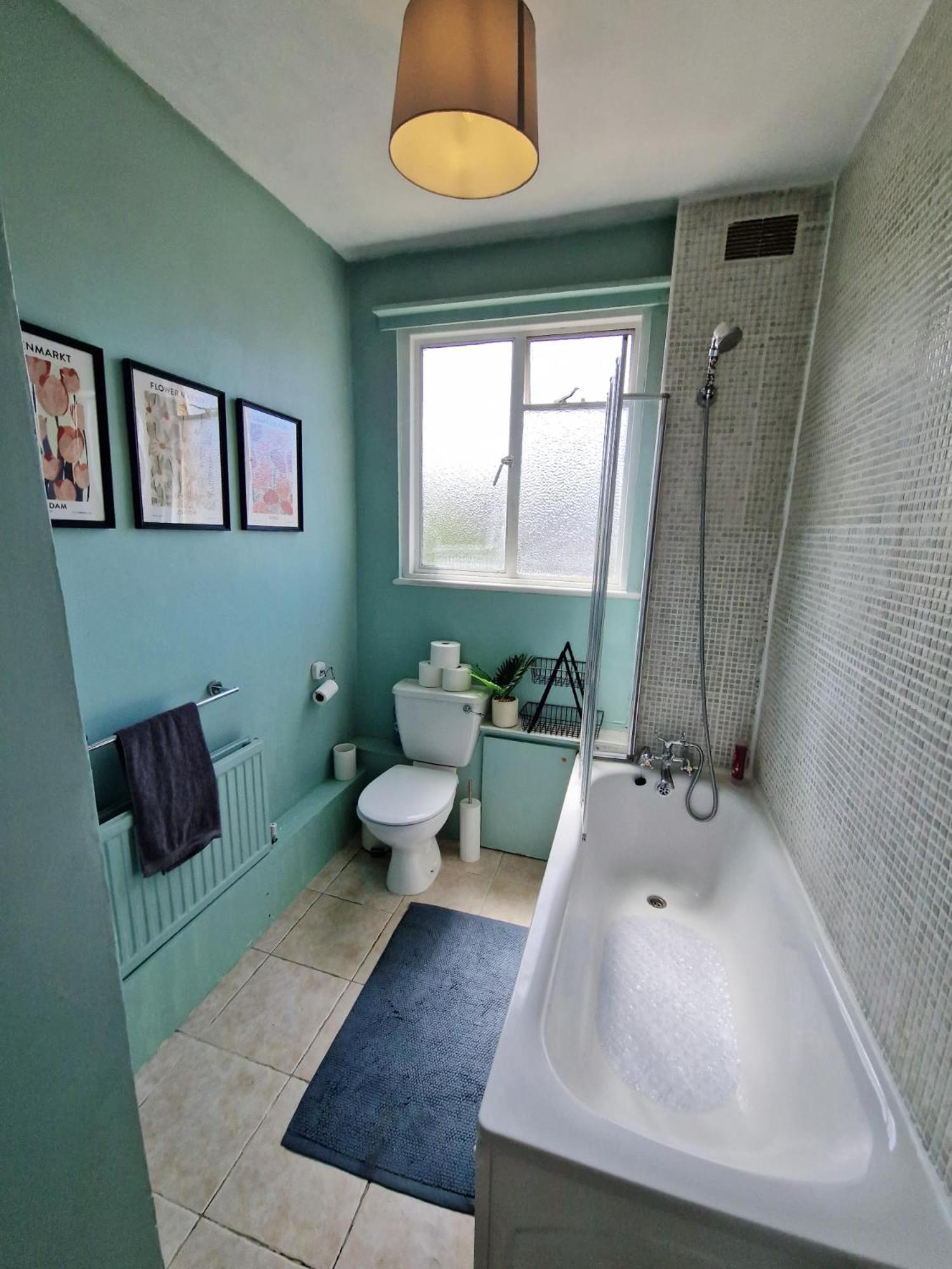 Stylish 1-bed Flat In Willesden With Private Patio Apartamento