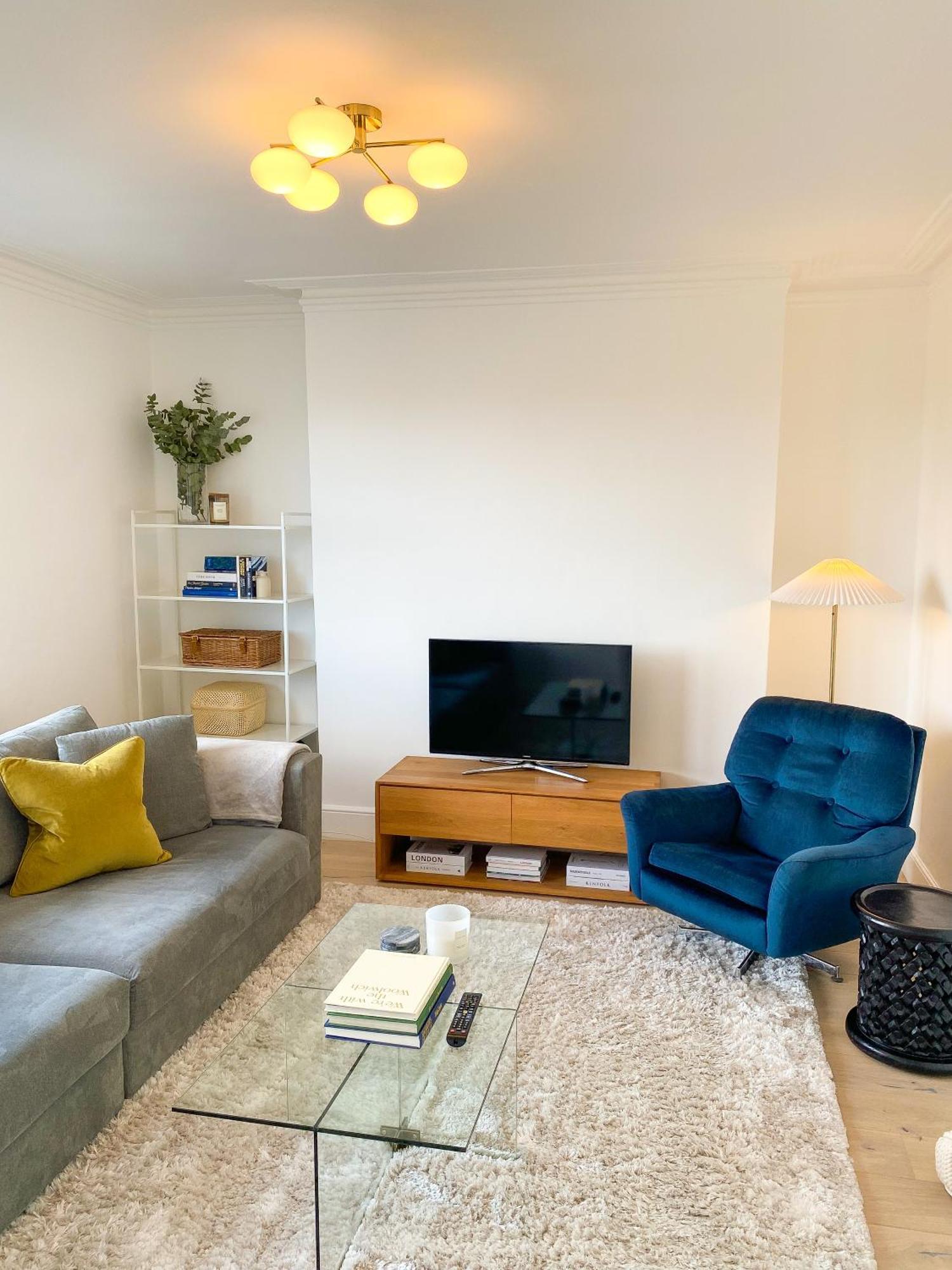 Sleek Scandi-inspired 2bd Flat Fulham Appartement
