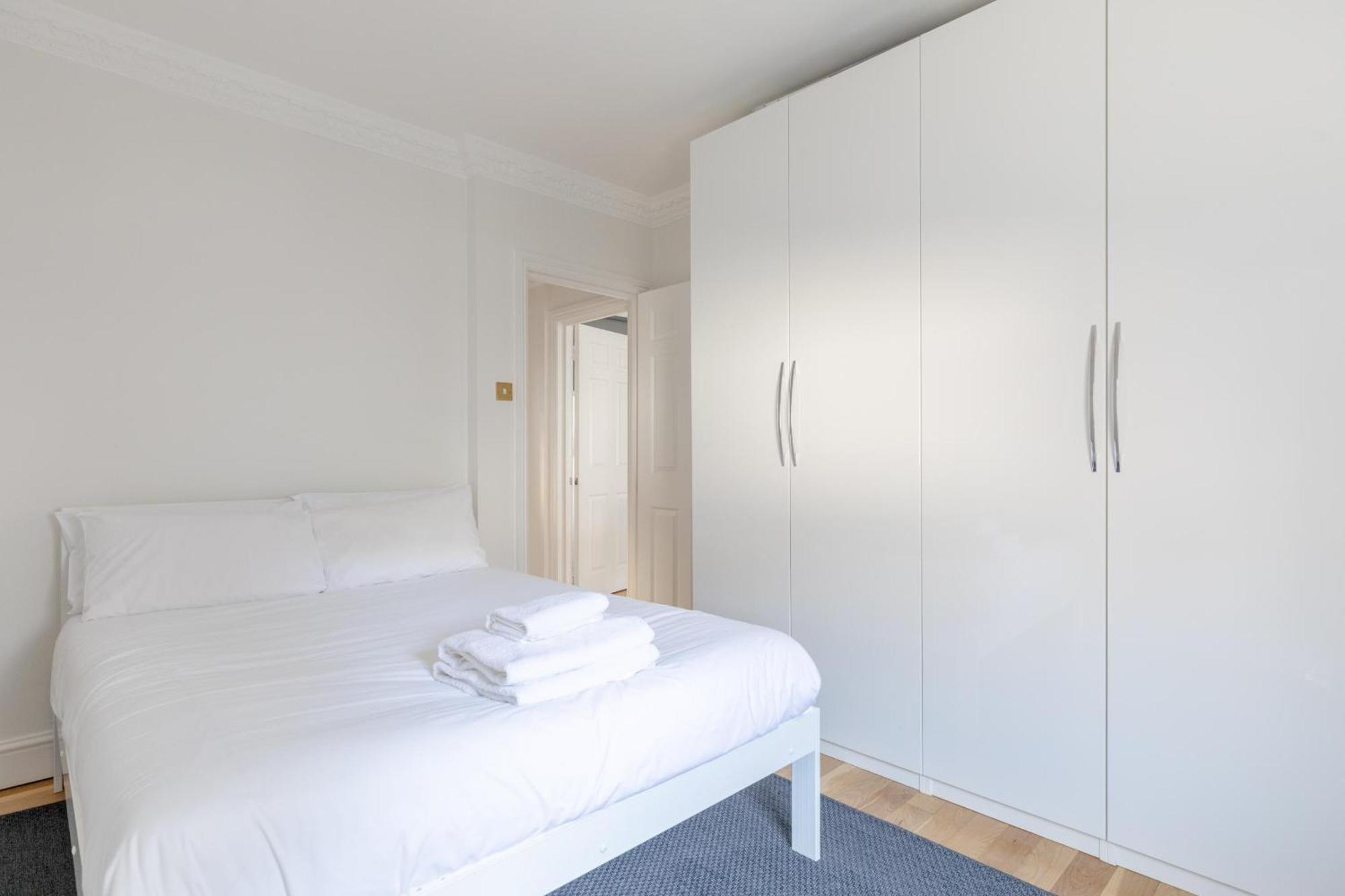 2bd Flat 10 Mins To Buckingham Palace Apartment
