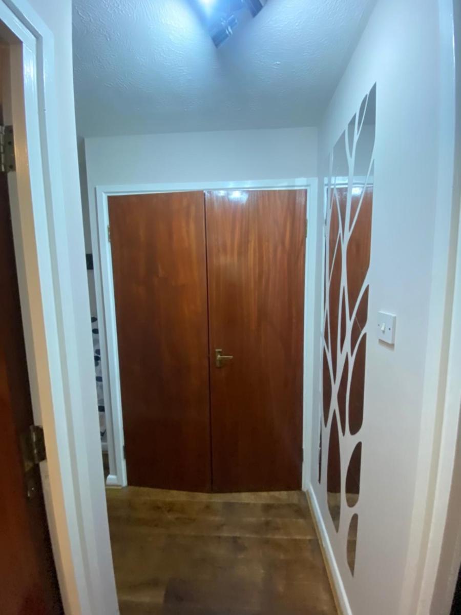 Apartment Stunning 2 Bedroom With Garden Sleep 6 *