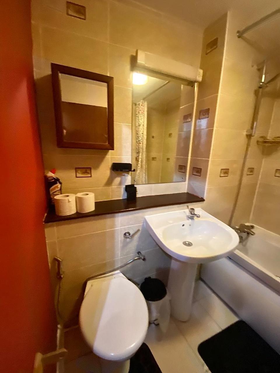 Apartment Stunning 2 Bedroom With Garden Sleep 6 *
