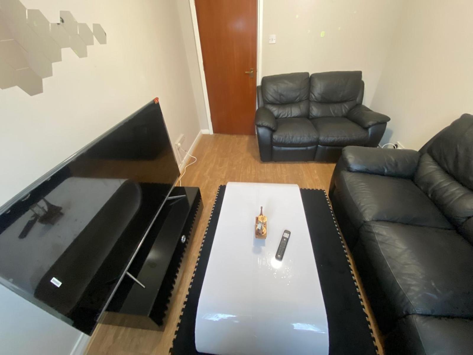 Stunning 2 Bedroom With Garden Sleep 6 Apartment