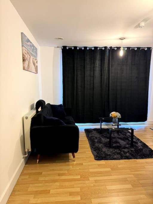 Appartement Two Bedrooms Flat In Stratford Londen