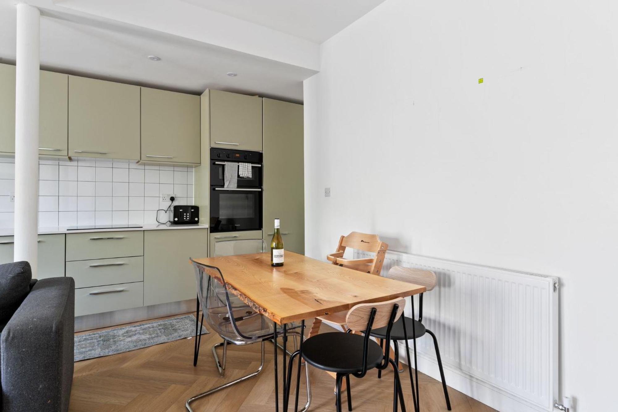 Modern 3 Bedroom In Tottenham London