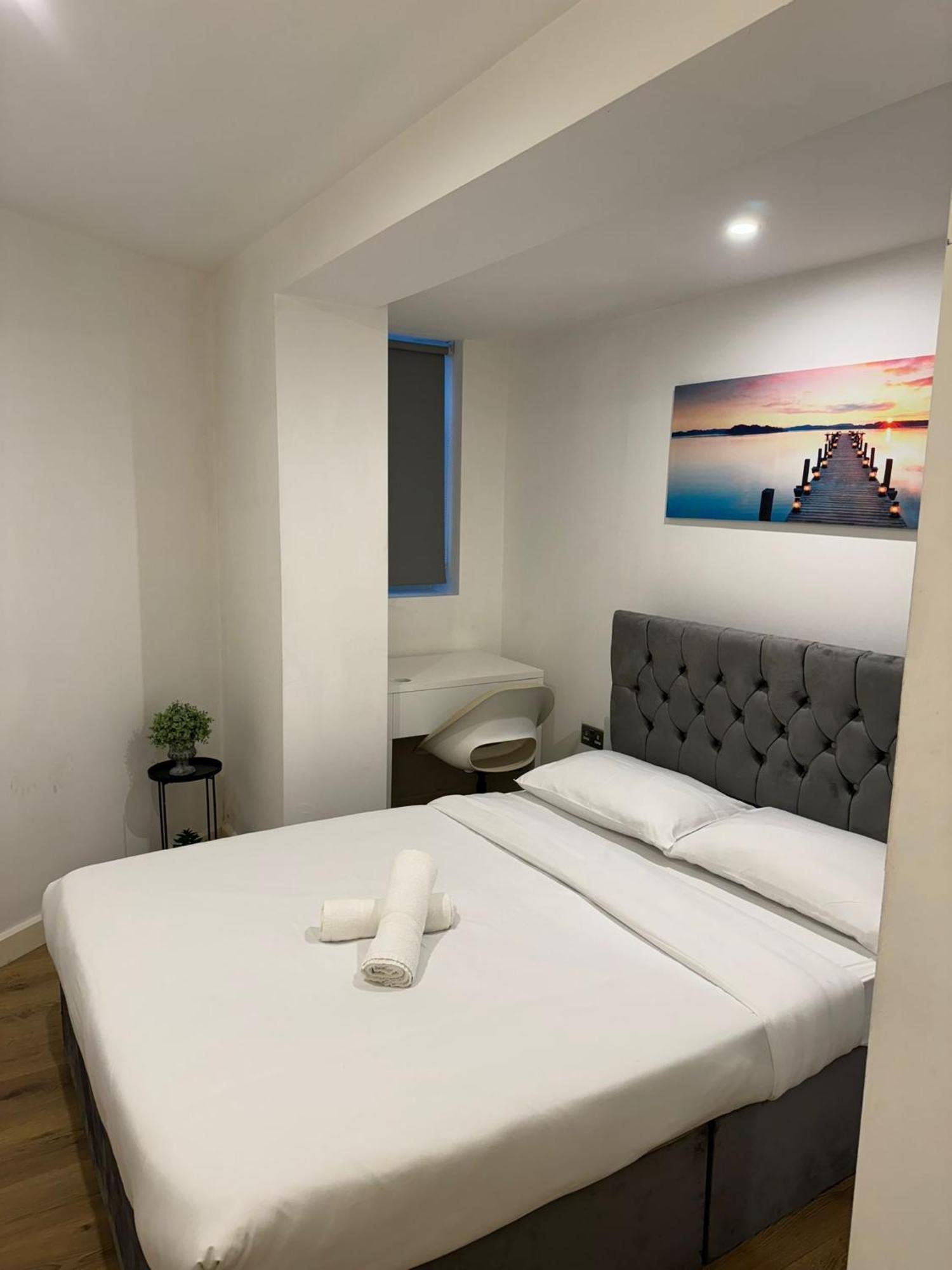 Cozy Two Bedroom Sleeps 6 Near Camden Market Hw10 Appartement Londen