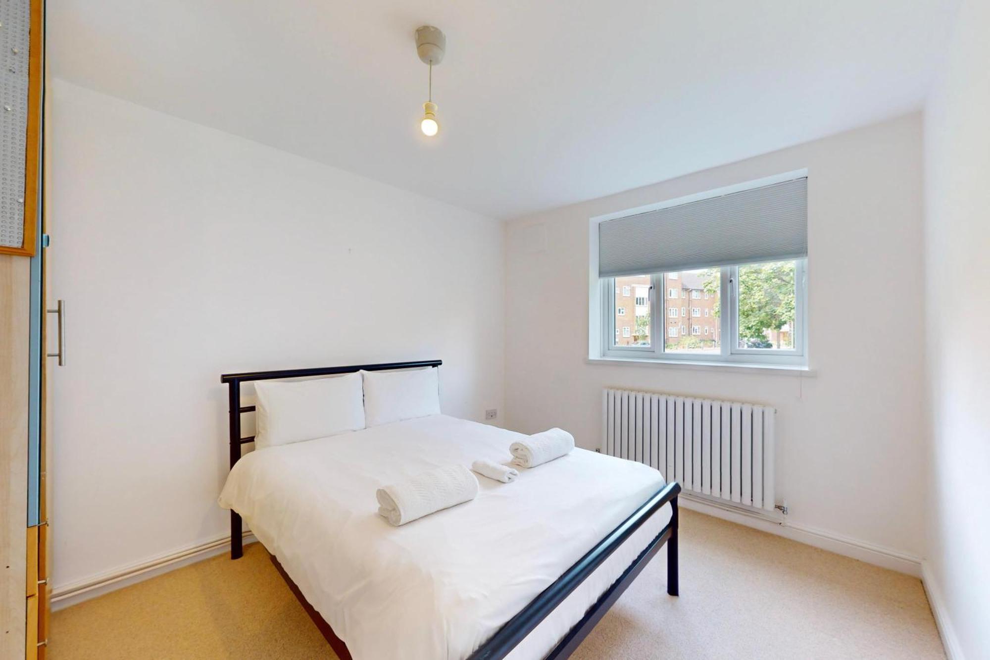 Lovely 2 Bed With Balcony Near East Putney Station Apartment