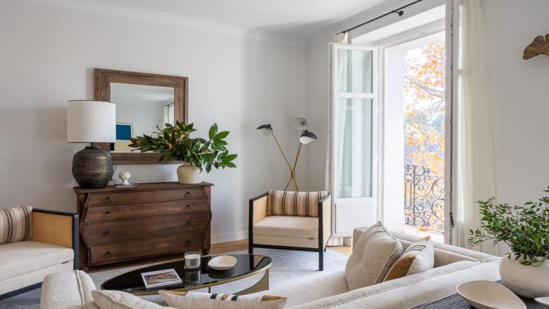 Bright 4 Bed Flat Apartment *