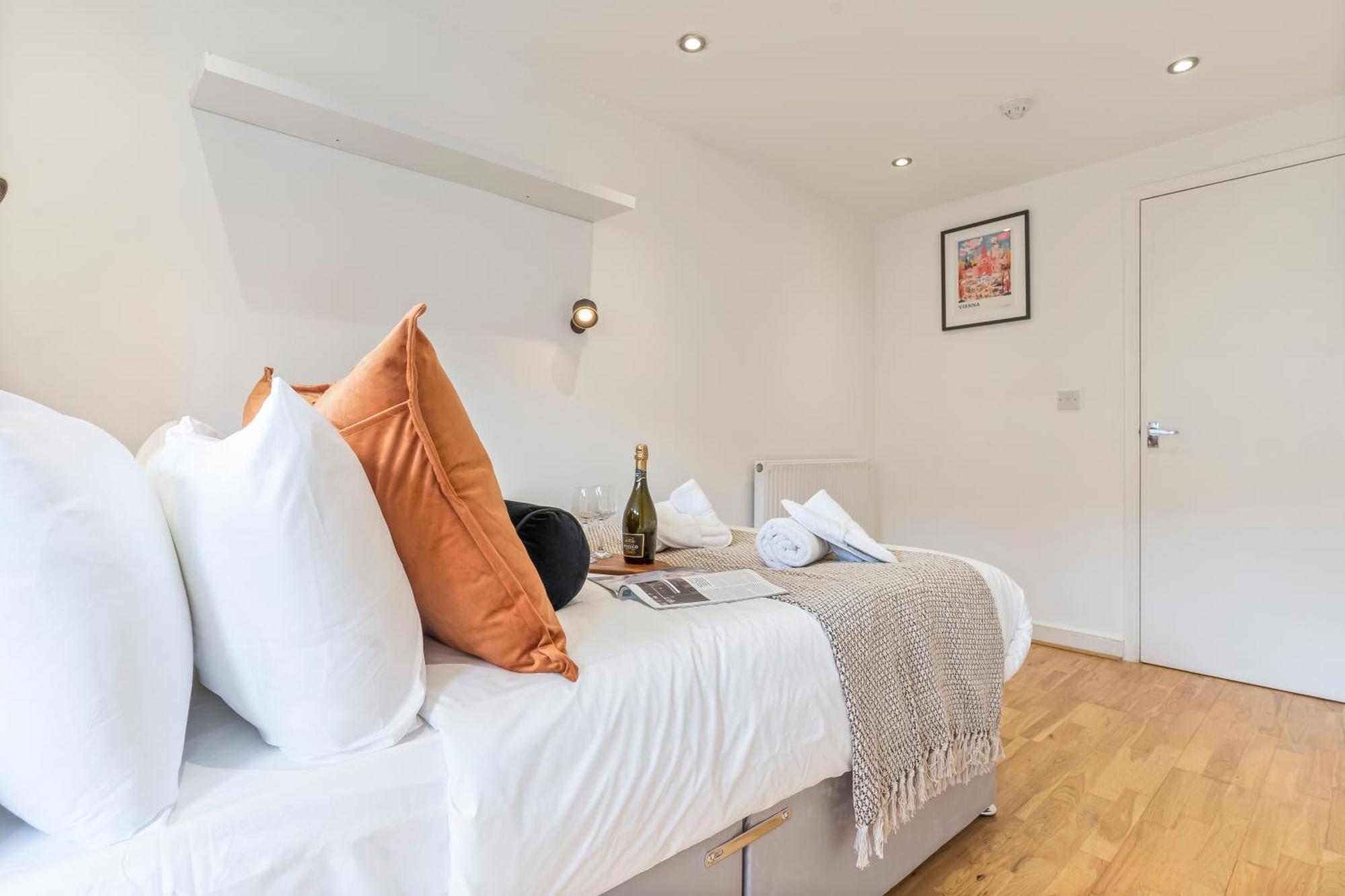 Apartment 2 Bed Flat, Sleeps 5, O2 Academy