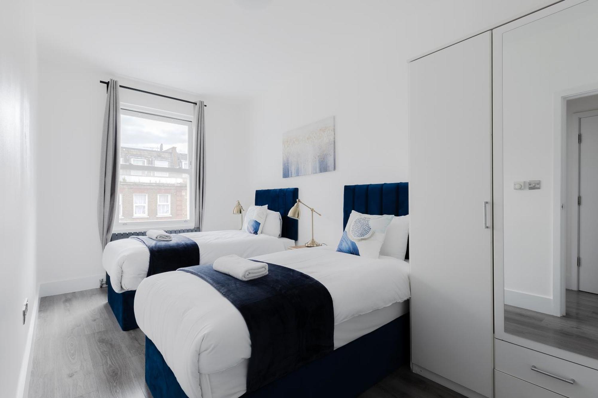 Wonderful Near Portobello Road Apartment