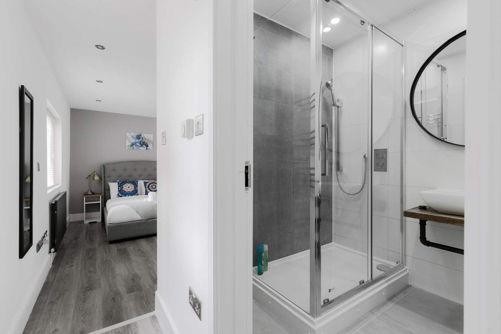 Wonderful Near Portobello Road Apartment