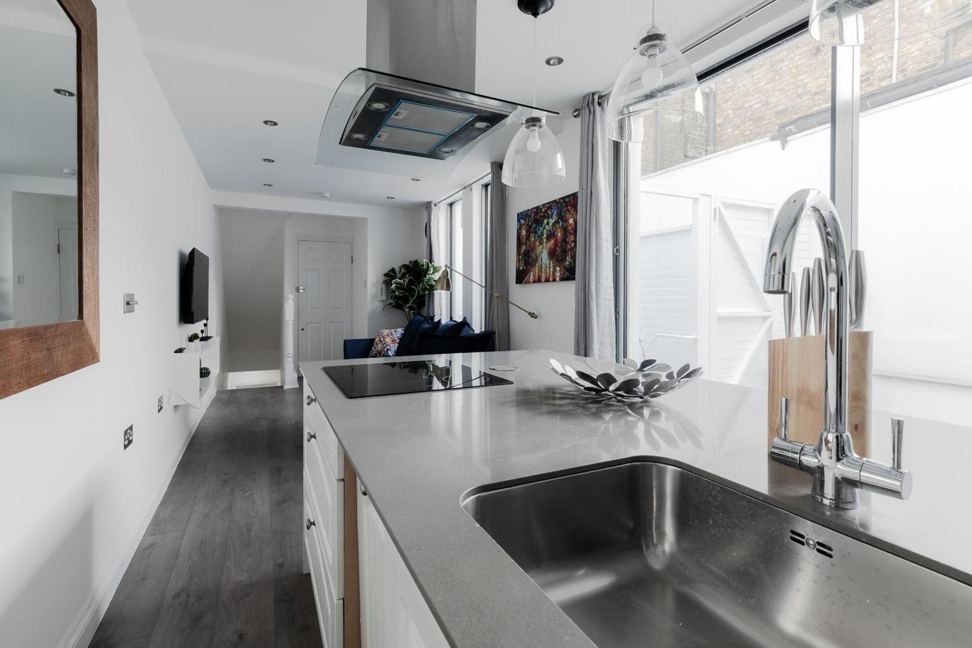 Wonderful Near Portobello Road Apartment London