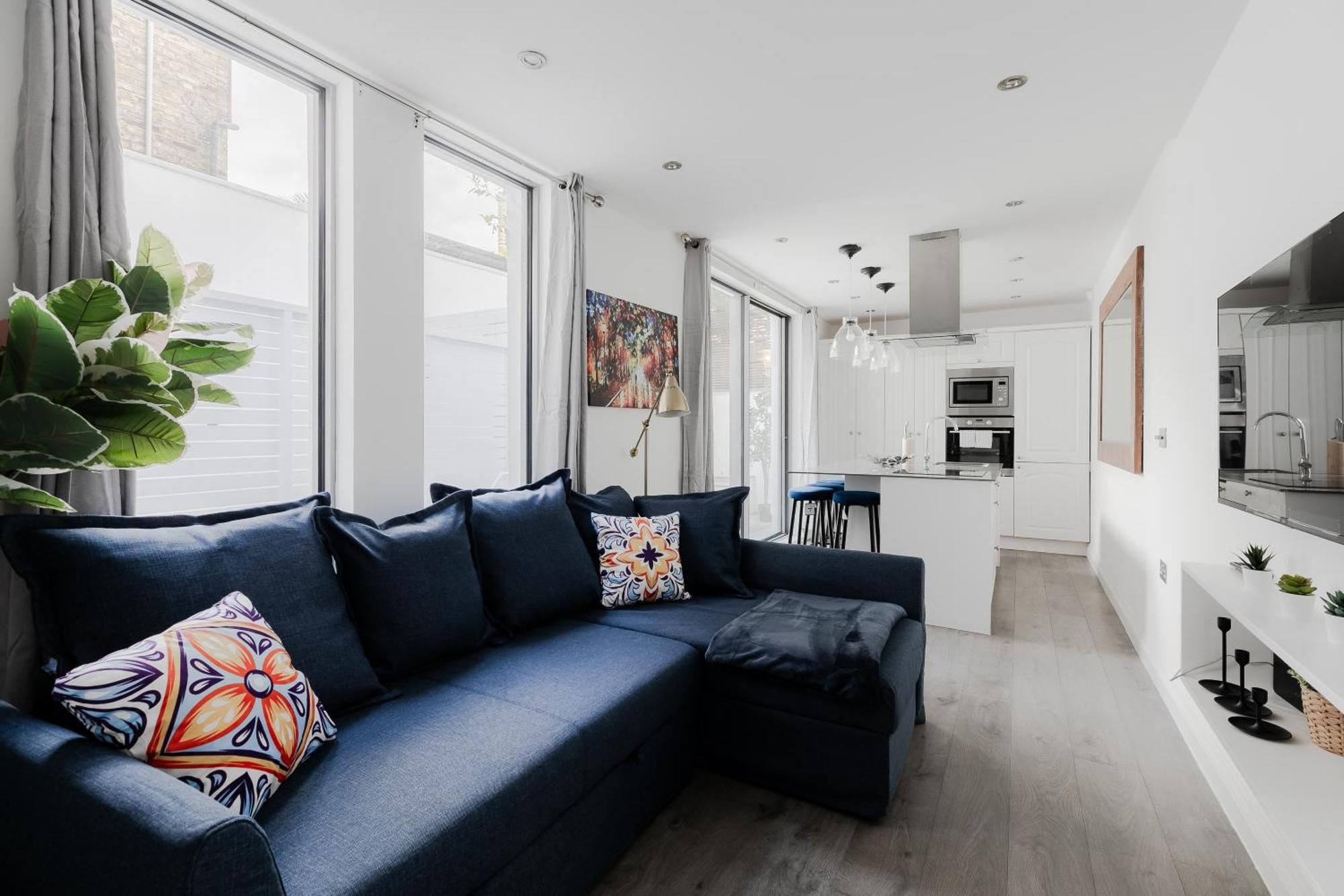 Wonderful Near Portobello Road Apartment