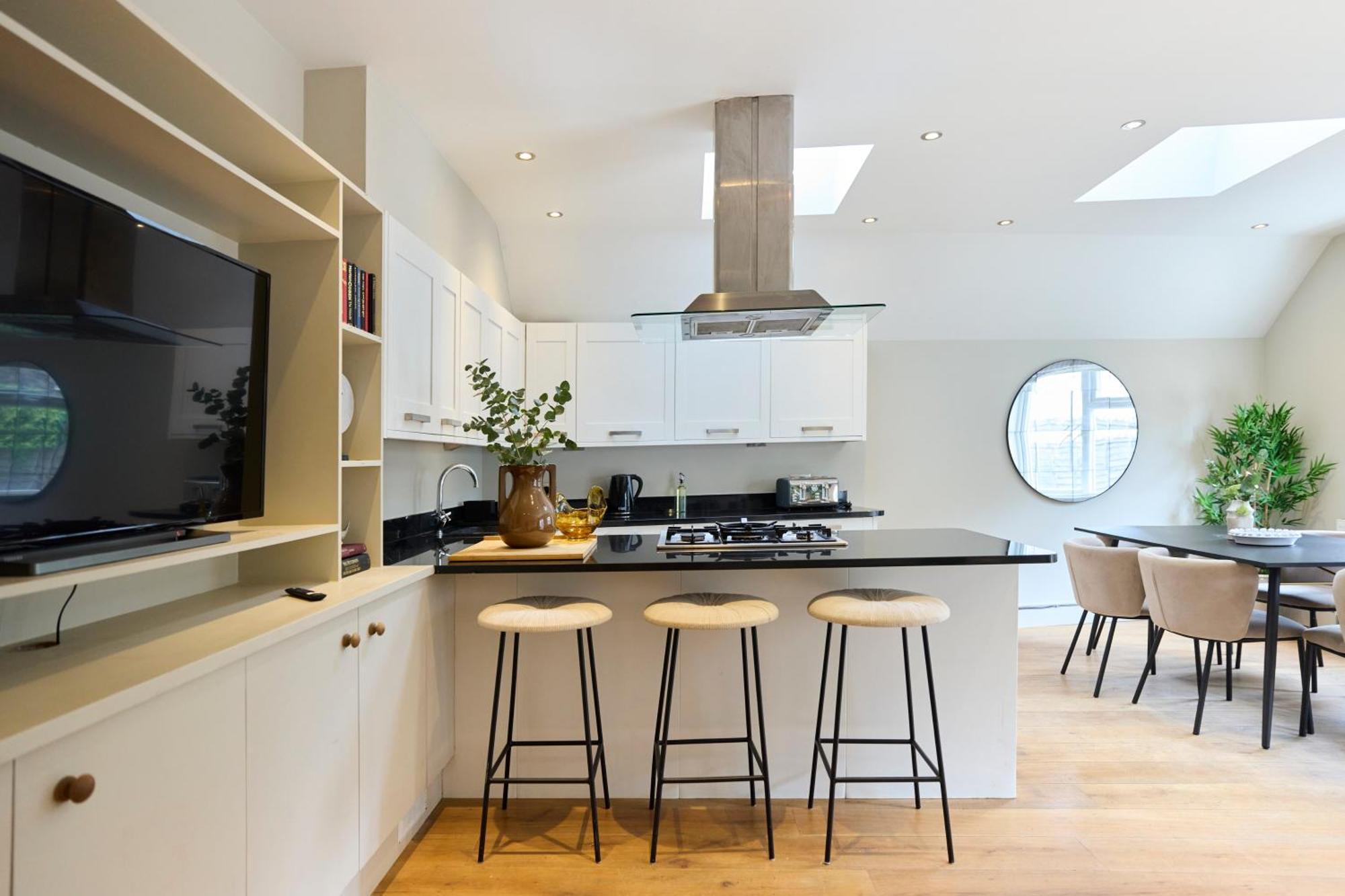 The Fulham Wharf - Glamorous 2bdr Flat With Garden Appartement Londen