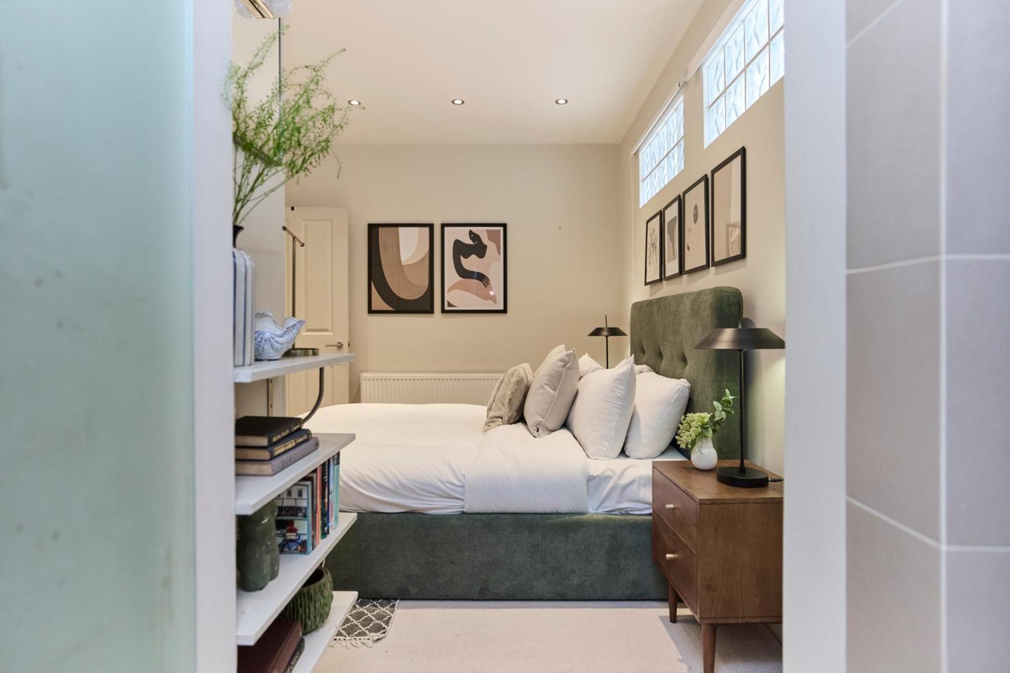 The Fulham Wharf - Glamorous 2bdr Flat With Garden Appartement Londen