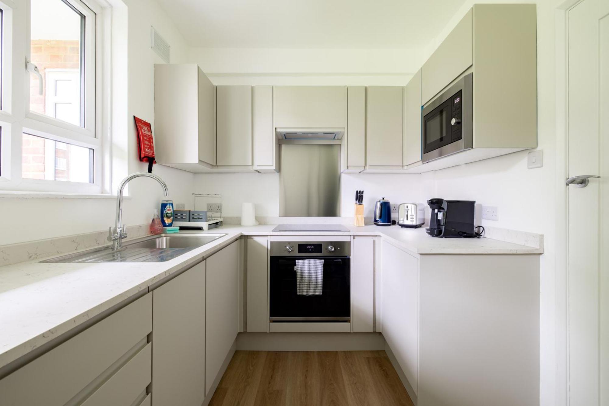 Penthousestays Wimbledon - Chic 2 Bedroom King Bed With Balcony - 2 Mins From Wimbledon Tennis Club And Museum - Aeltc London