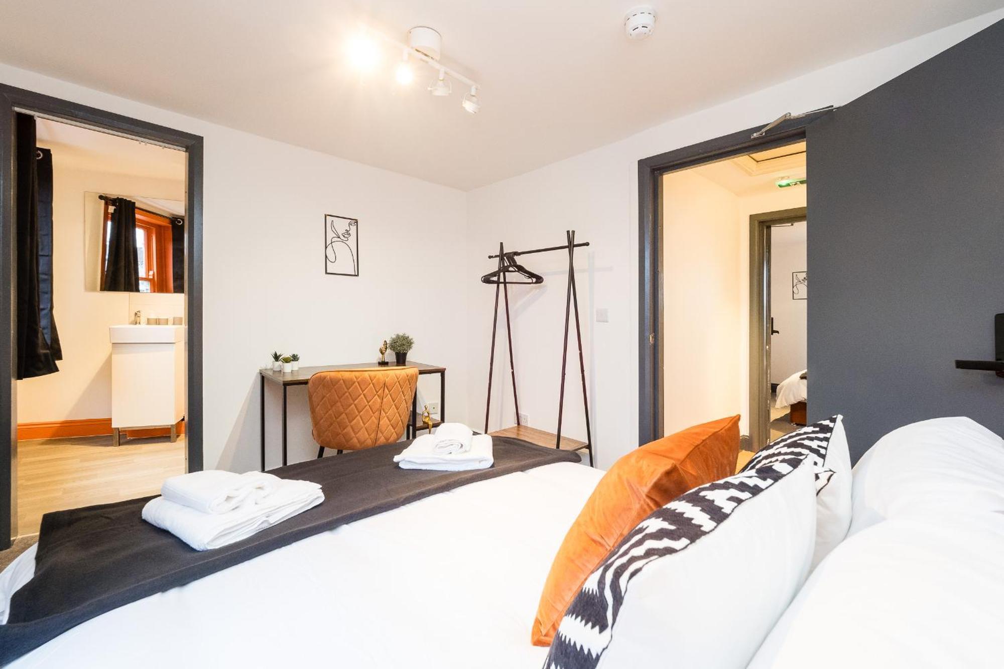 Spacious 6 Ensuite Bedroom House In Londen