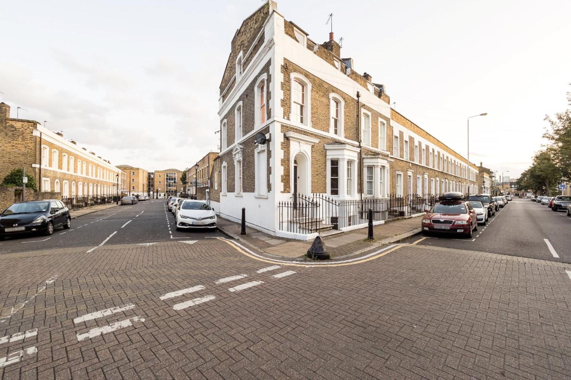 Spacious 6 Ensuite Bedroom House In Londen