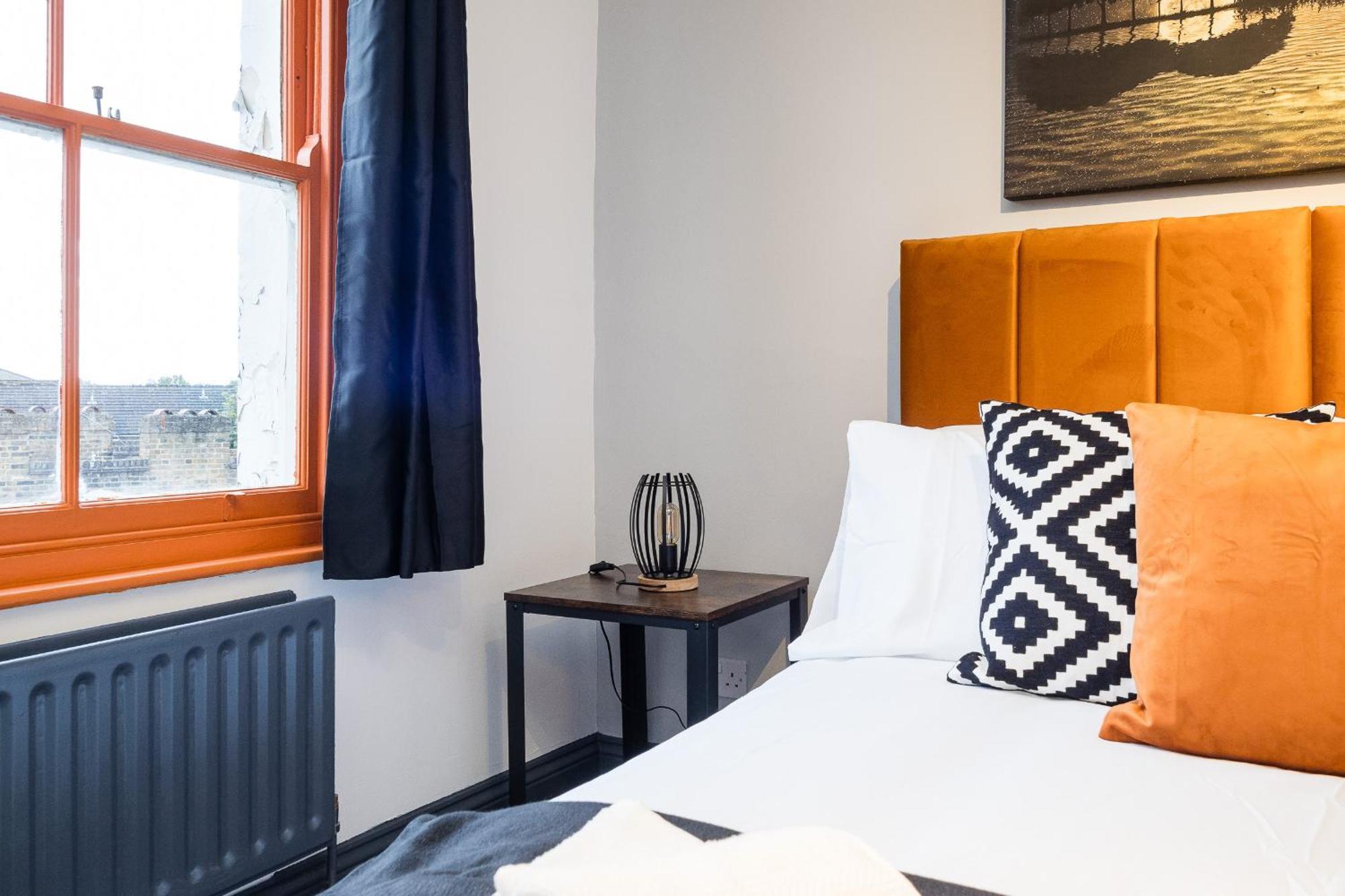 Spacious 6 Ensuite Bedroom House In Londen