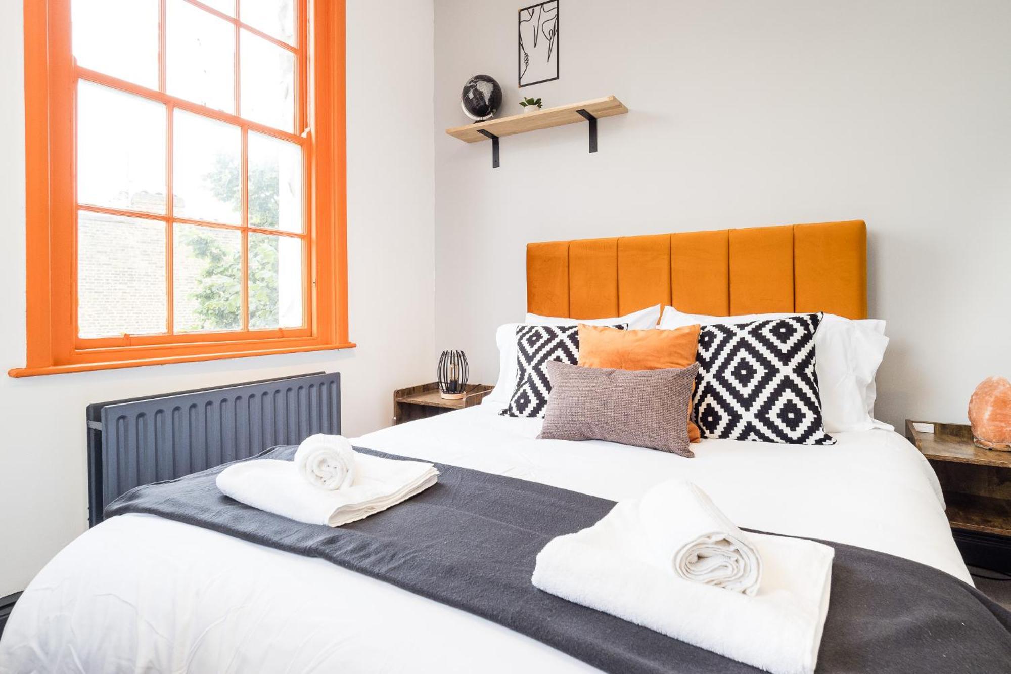 Spacious 6 Ensuite Bedroom House In Londen