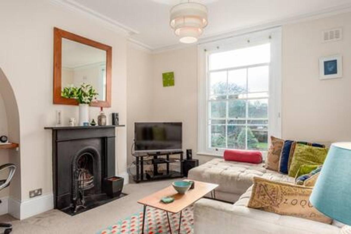 Lovely 2-bed Flat Next To Oval Cricket Ground * Londen