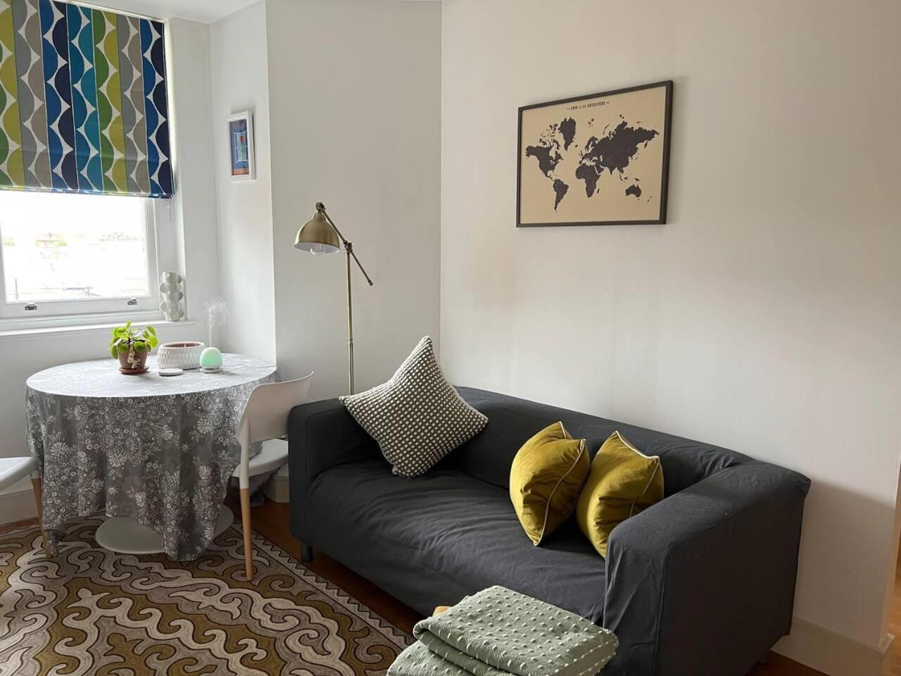 Stylish Flat Near * London
