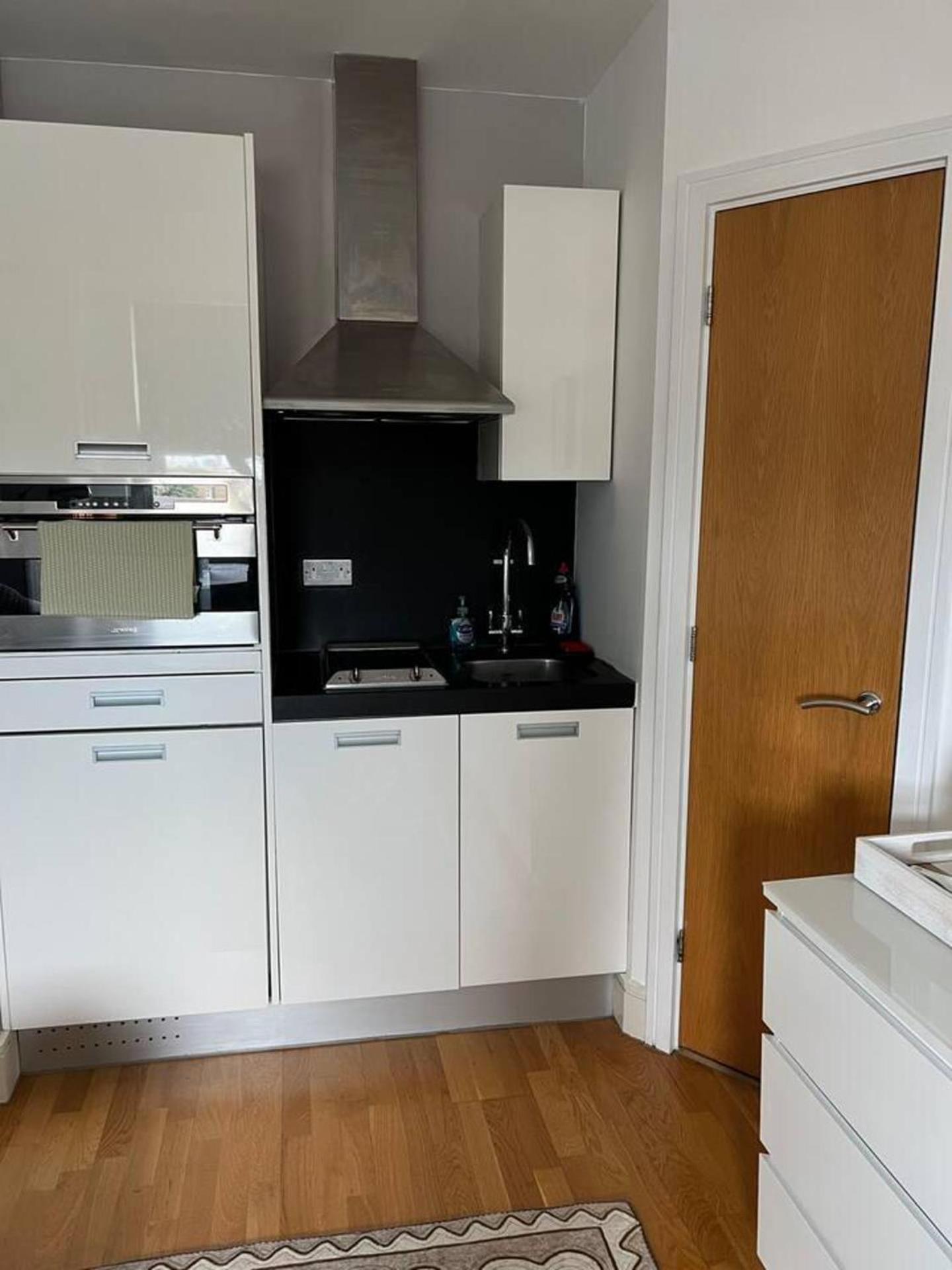 Apartment Stylish Flat Near London