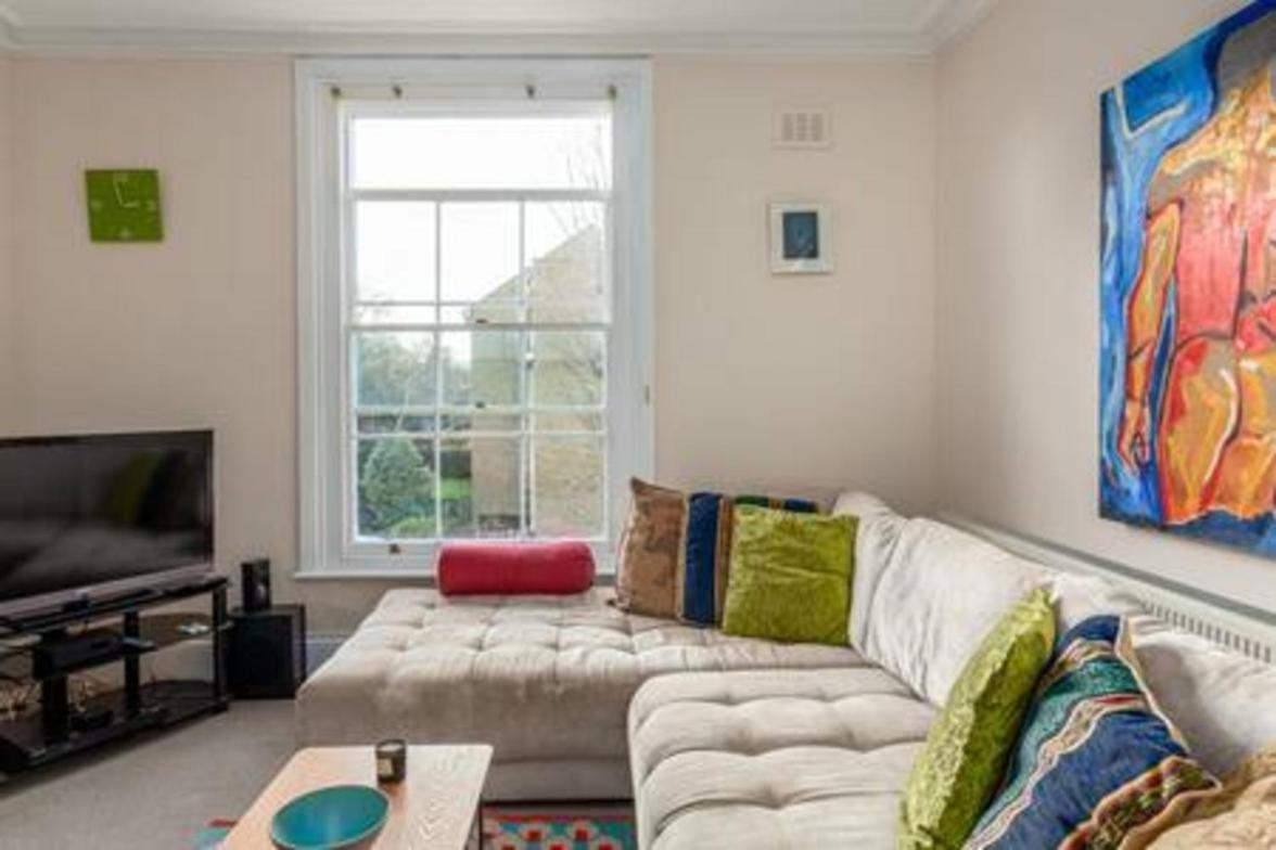 Lovely 2-bed Flat Next To Oval Cricket Ground Appartement *