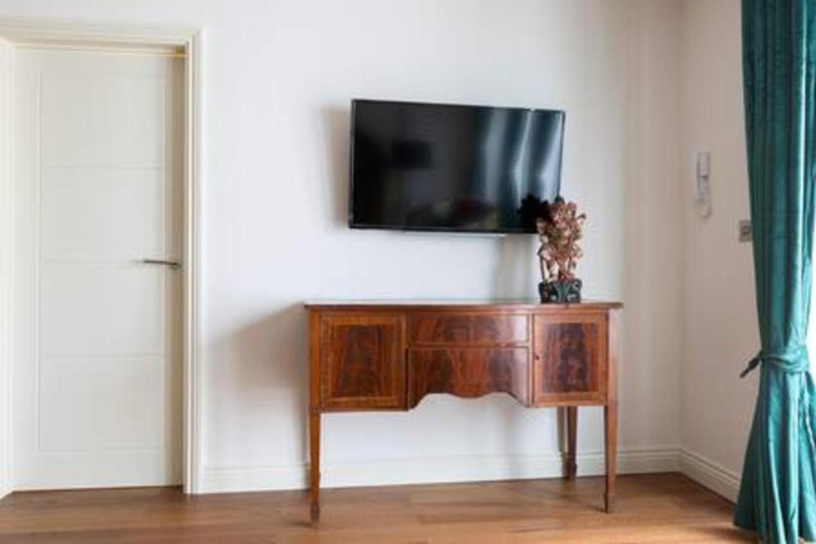 Modern And Large Oasis Flat In Camden With Patio *