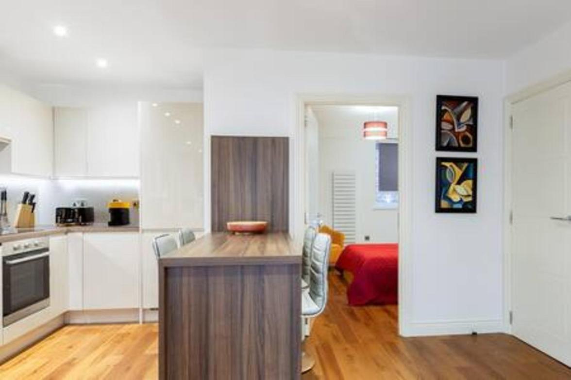 Modern And Large Oasis Flat In Camden With Patio Apartment London