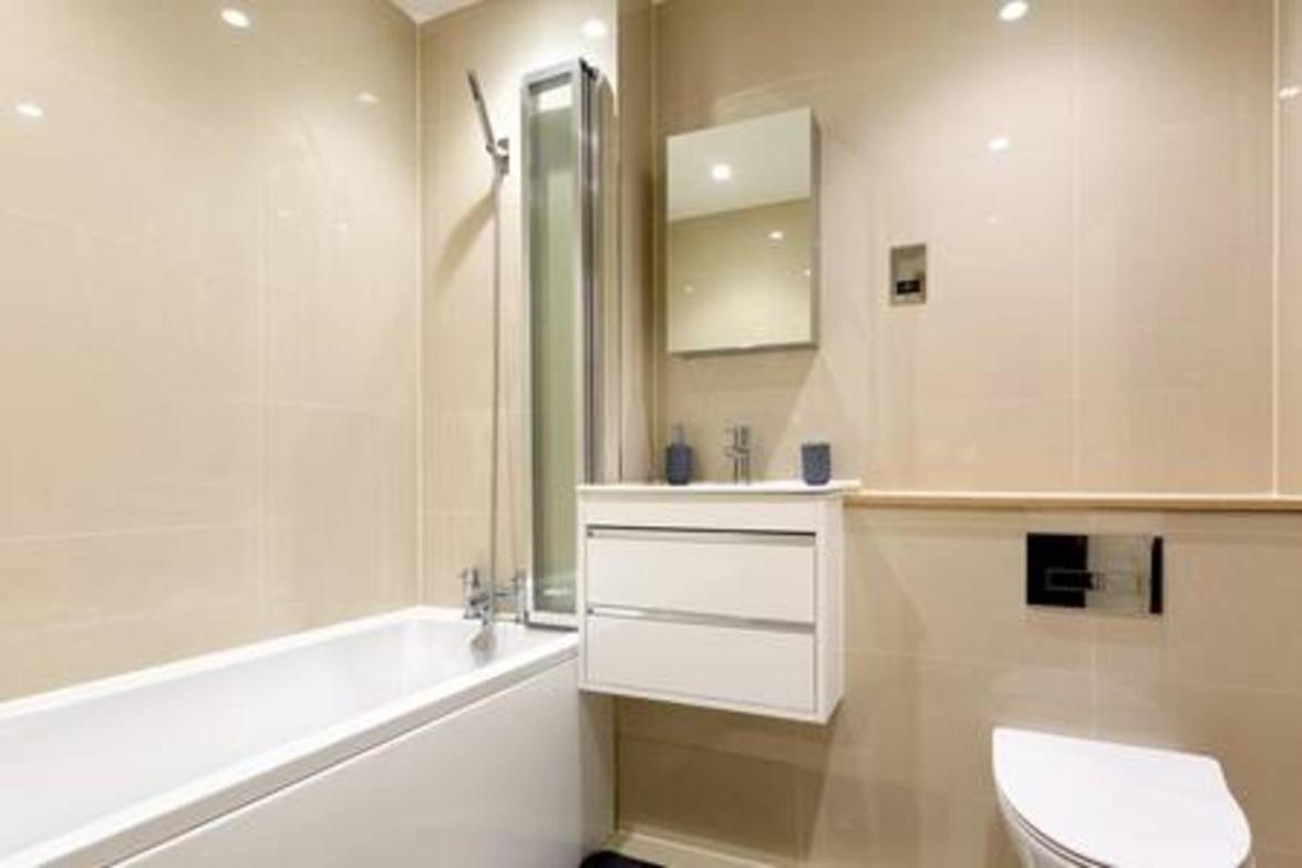 Modern And Large Oasis Flat In Camden With Patio *