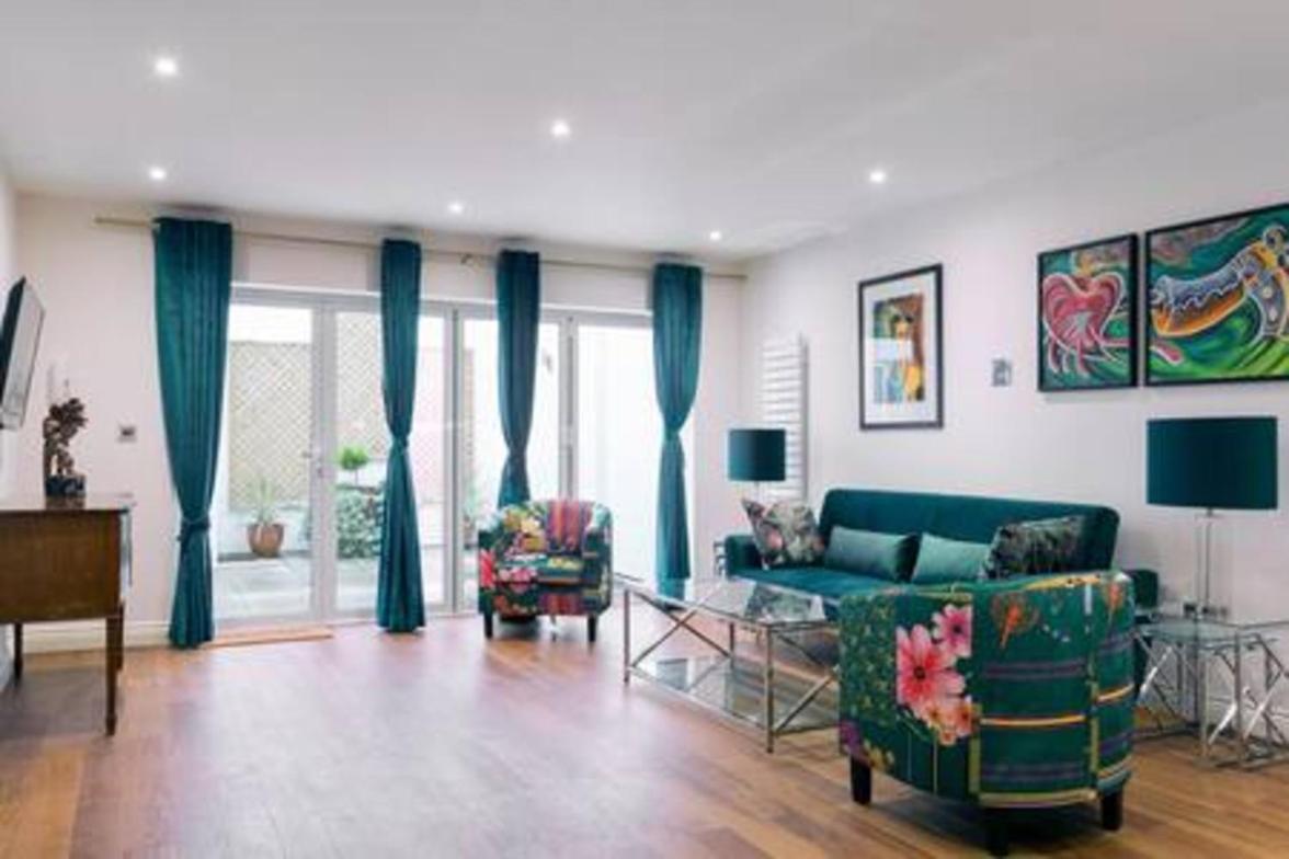 Apartment Modern And Large Oasis Flat In Camden With Patio London