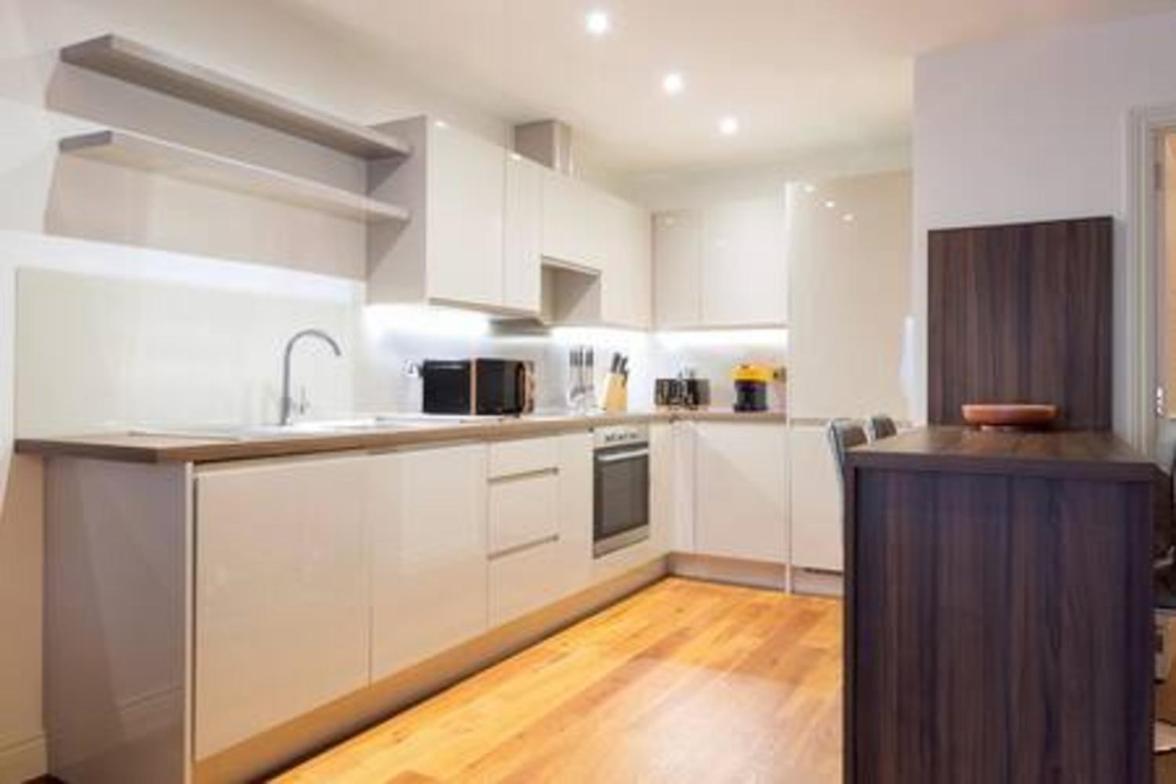 Modern And Large Oasis Flat In Camden With Patio *
