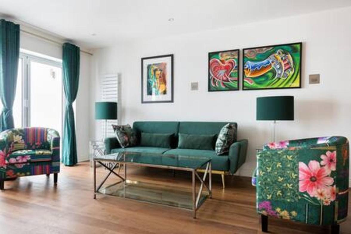 Modern And Large Oasis Flat In Camden With Patio * London