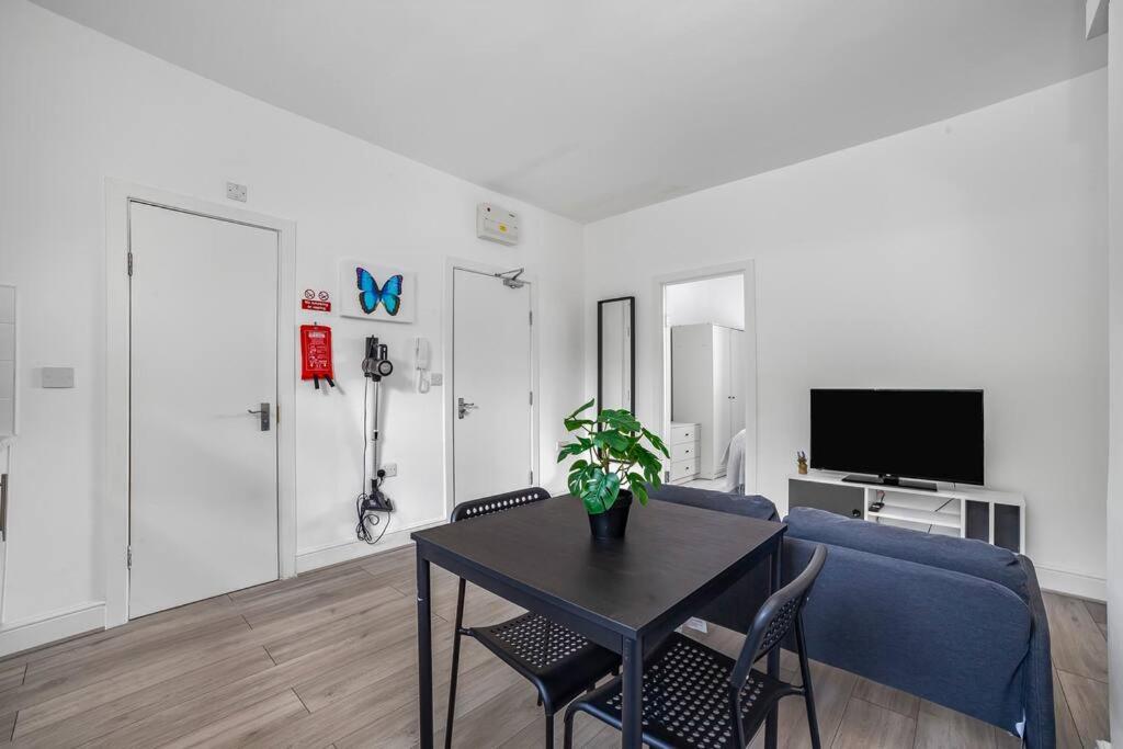 Excellent Location 1 Bed Flat By Tower Bridge *