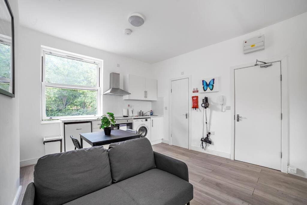 Excellent Location 1 Bed Flat By Tower Bridge London