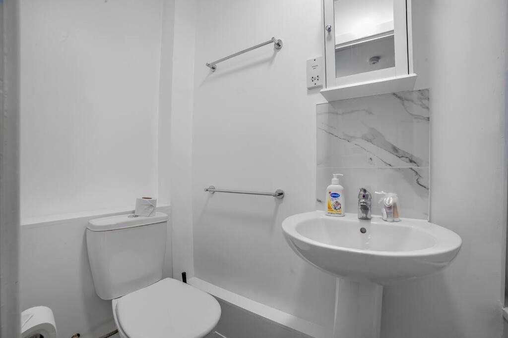 Excellent Location 1 Bed Flat By Tower Bridge * London