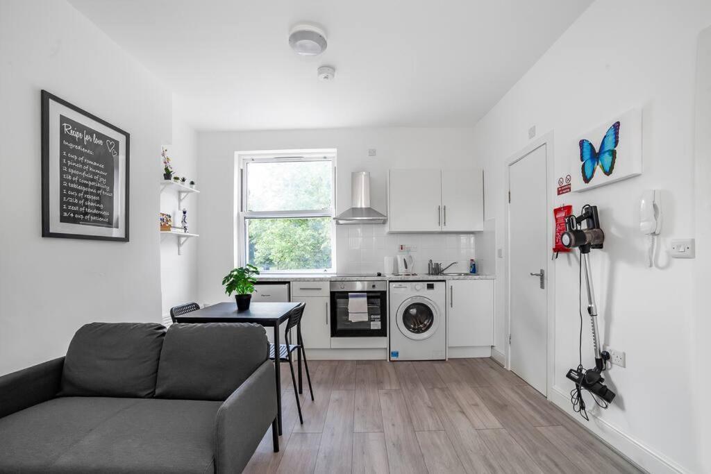 Excellent Location 1 Bed Flat By Tower Bridge London