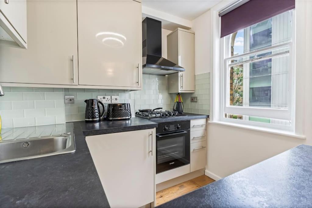 Modern Flat Near Oxford Street - Central Apartment London