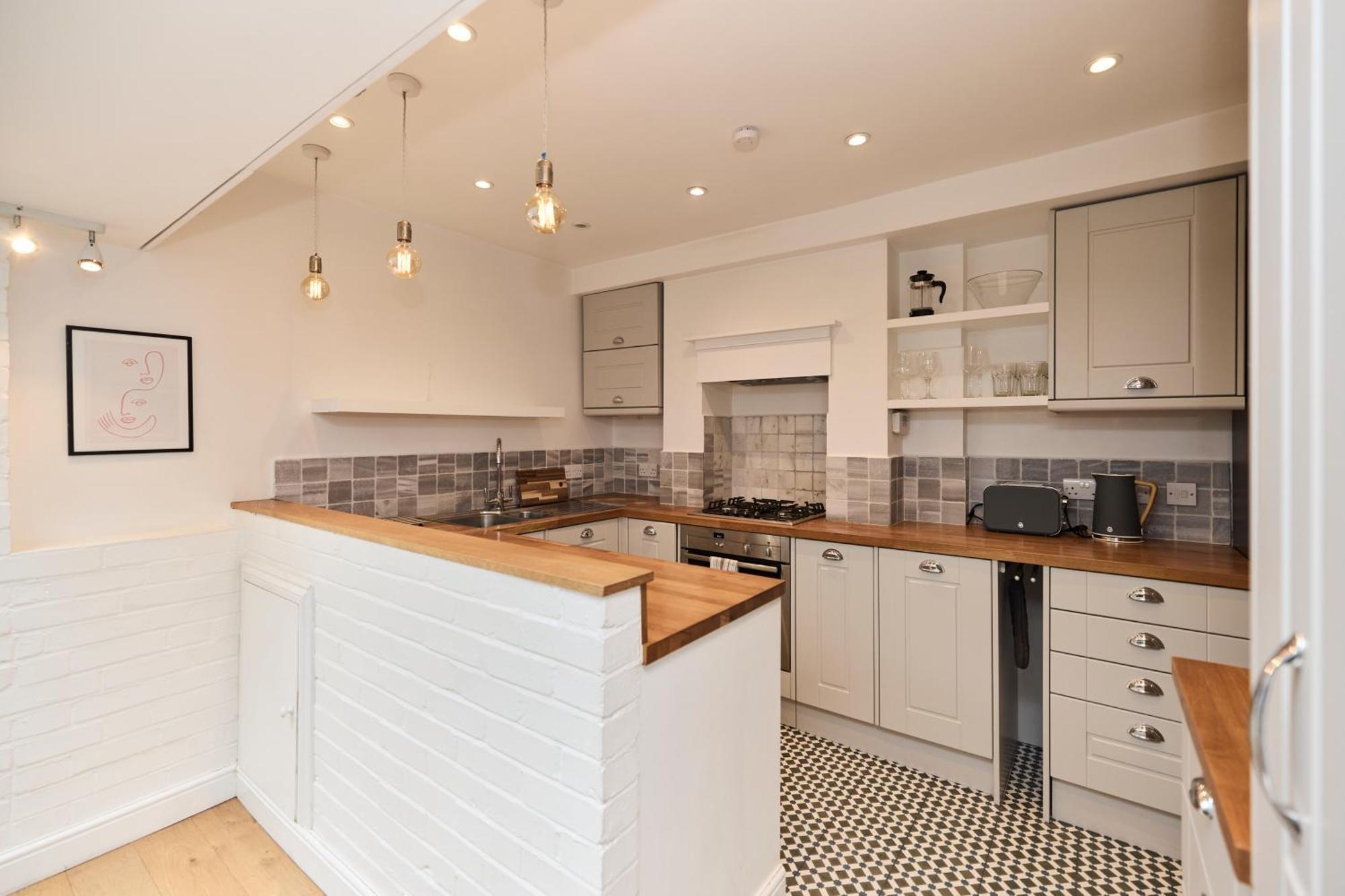 The Fulham Hideout - Modish 2bdr Flat With Patio Apartamento