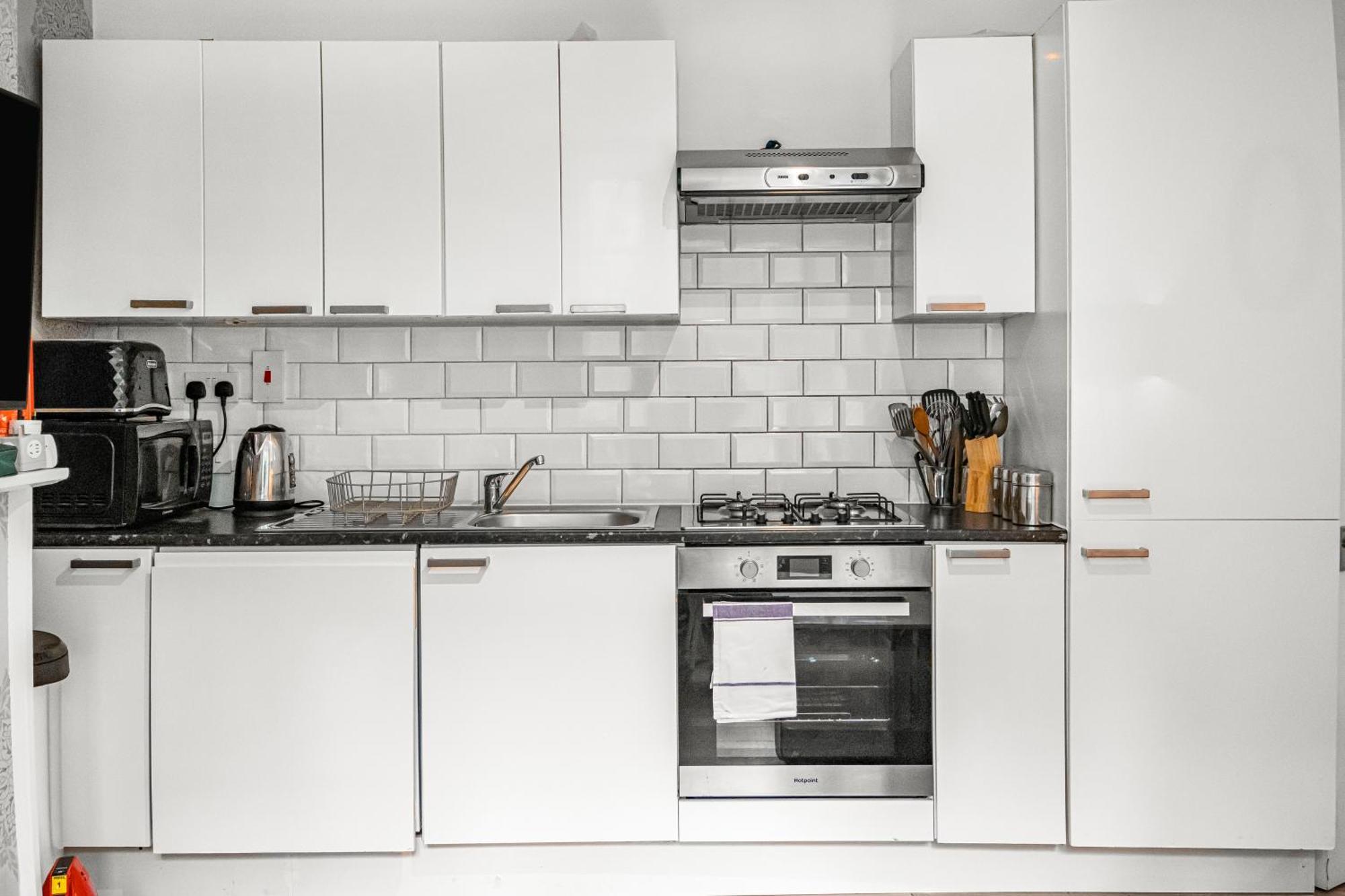 Pass The Keys In Sunny Waterloo Apartment