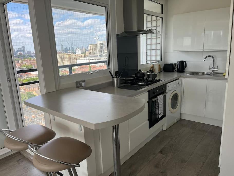 Apartment Flat With Stunning View, Zone 1 *