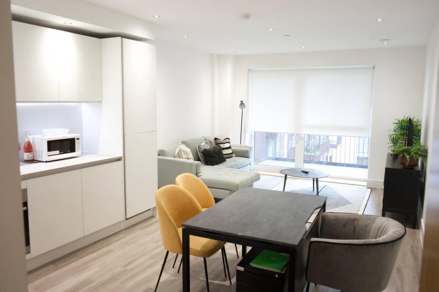 Luxury Royal Wharf London
