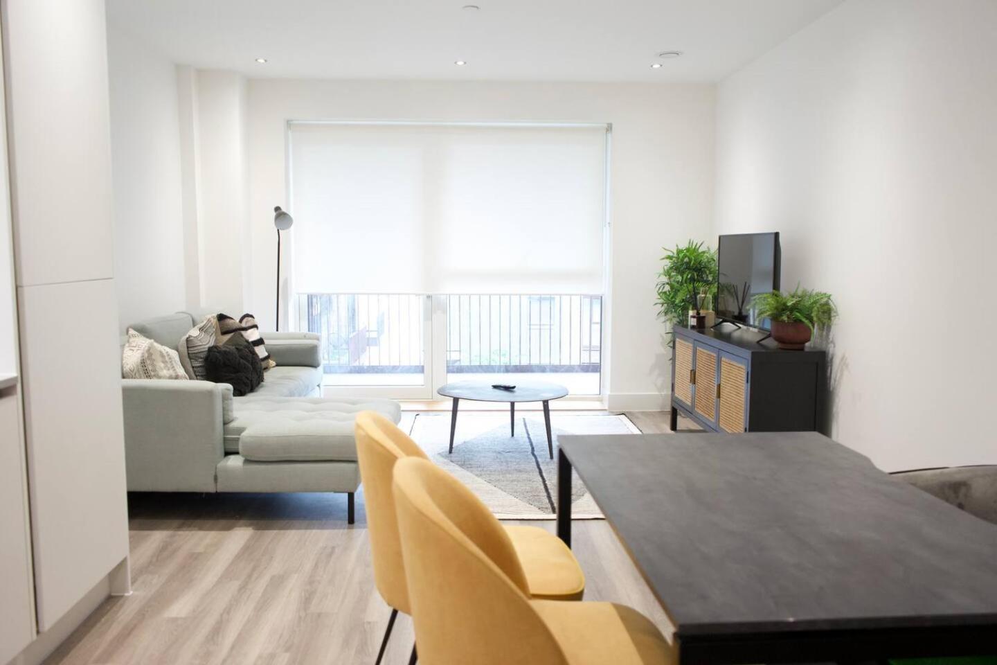Luxury Royal Wharf